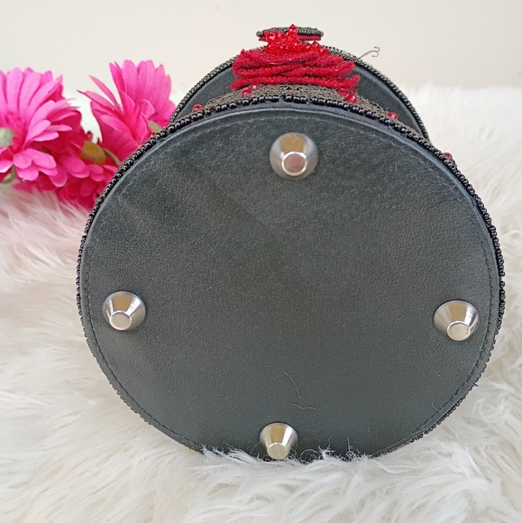 Mary Frances Red Black Hat Trick Beaded Magician's Rabbit In A Hat Novelty Bag - Picture 7 of 16